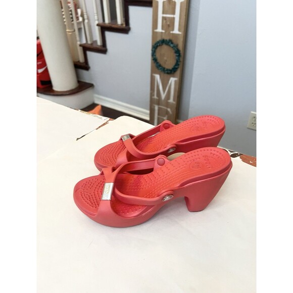 CROCS Cyprus IV Mule Sandals Women's Size 6 Red Slip On Heels Comfort - Picture 1 of 9
